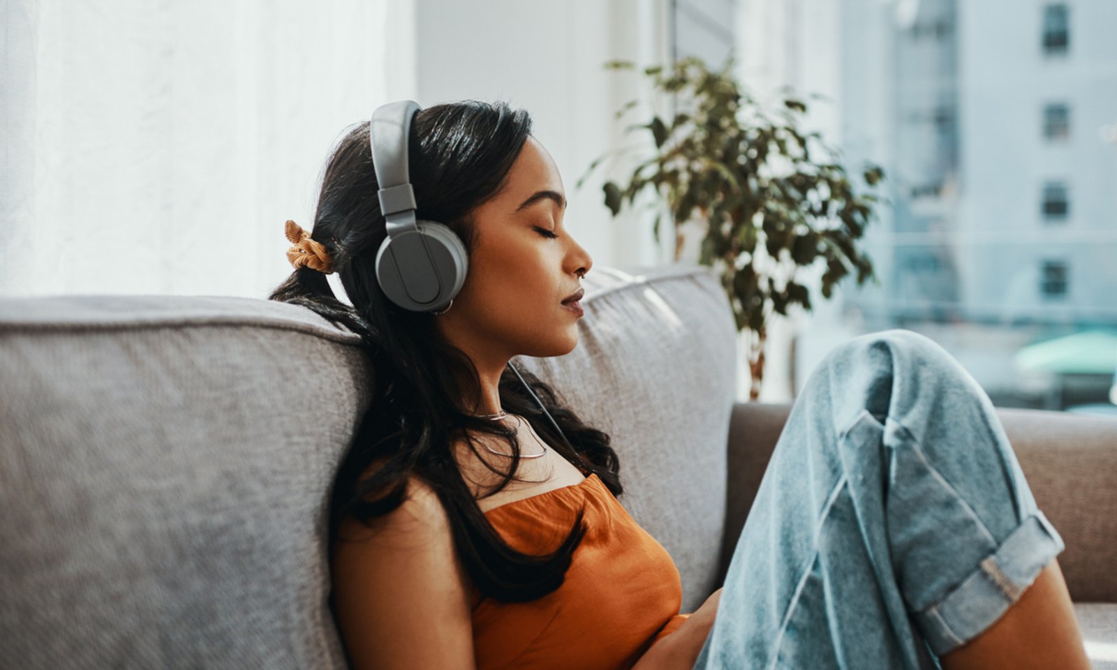 You Might Be Surprised By The Real Impacts Of Listening To Music