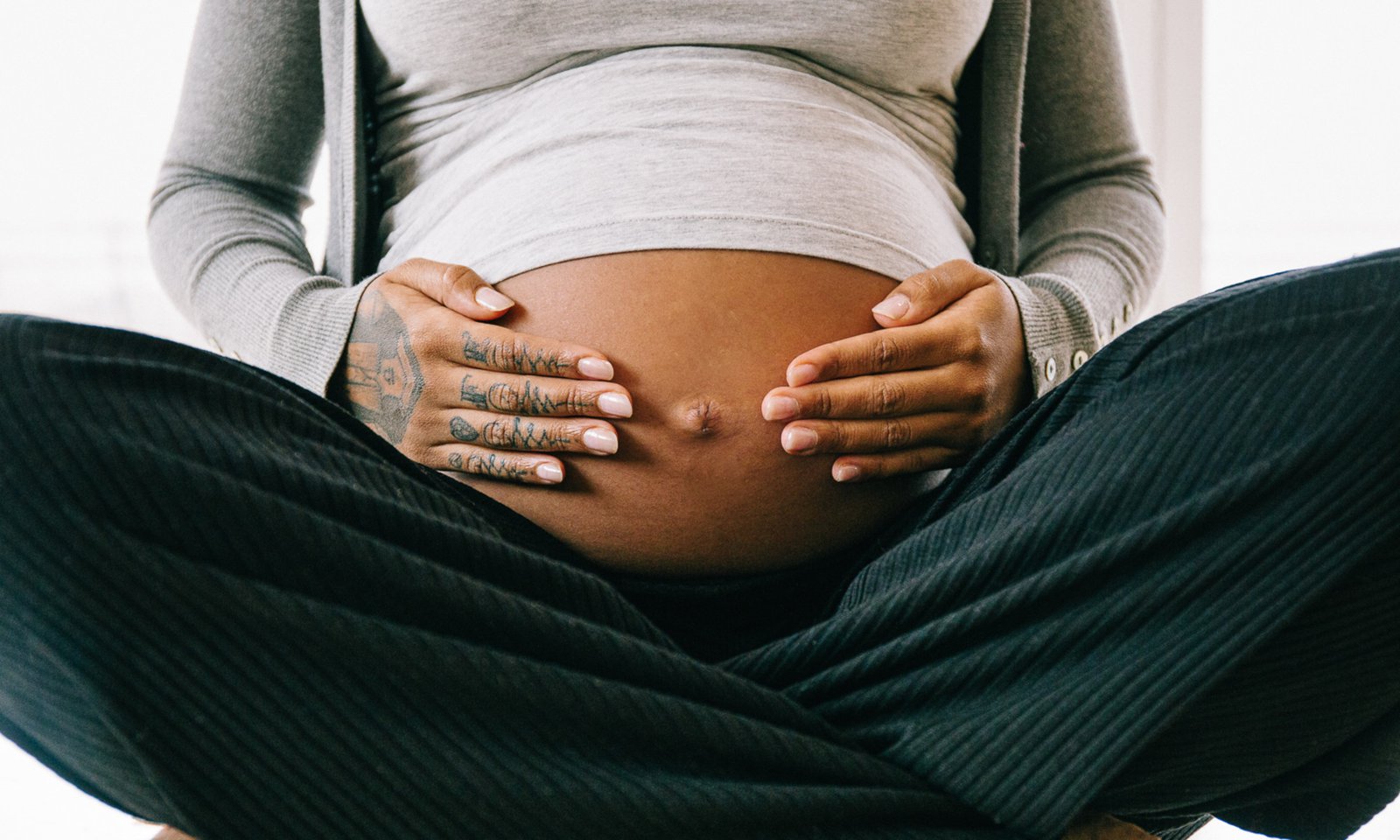 What Loved Ones Say About Your Pregnant Body May Affect Health