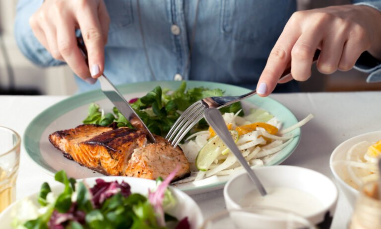 5 Subtle Signs You Might Be Low In Omega-3s & & How To Fix It