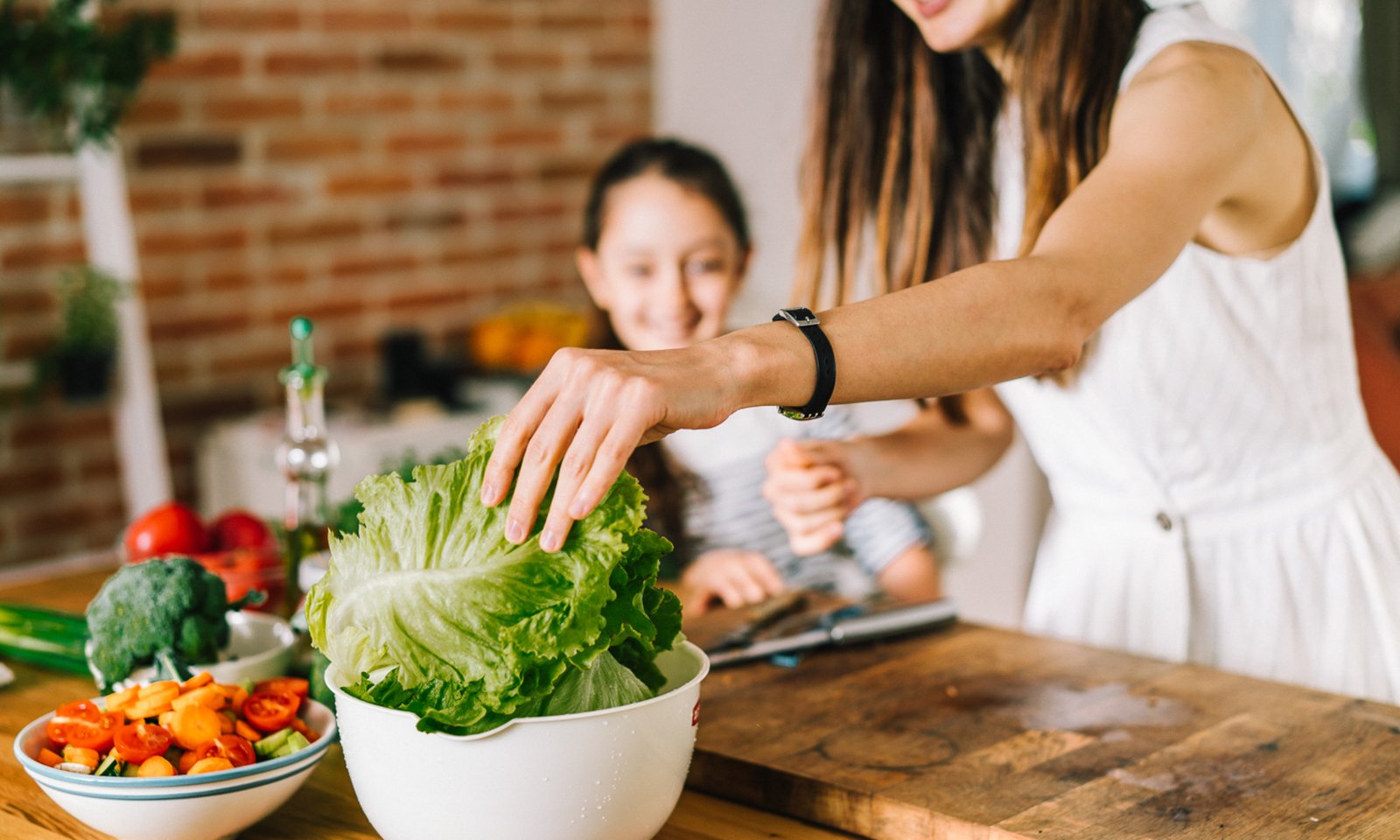 Concerned About Foodborne Illnesses? An MD’s Tips For Gut Health