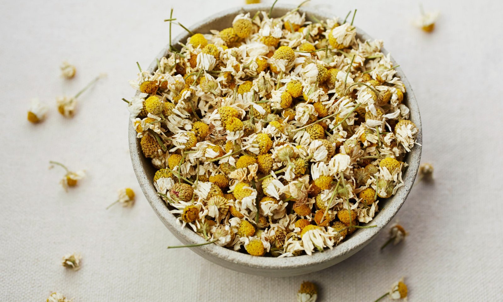 4 Benefits Of Regularly Drinking Chamomile Tea
